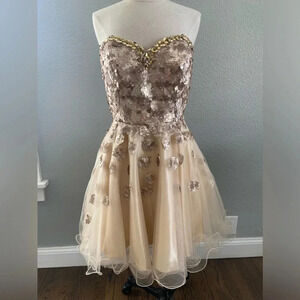 Amelia Couture strapless sweetheart neckline  gold sequin prom dress size 8